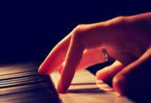 爱游戏官网app-巴塞罗那球员连入数球，助力球队连胜，开启崭新时代