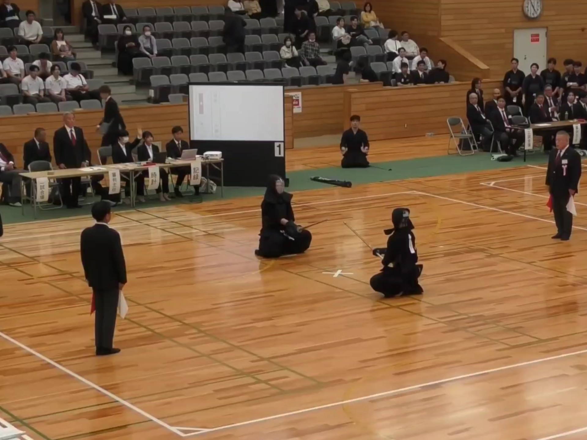 剑道选手精准切入,打败对手(从七侠镇开局奖励御剑术) 剑道选手精准切入,打败对手(从七侠镇开局奖励御剑术)