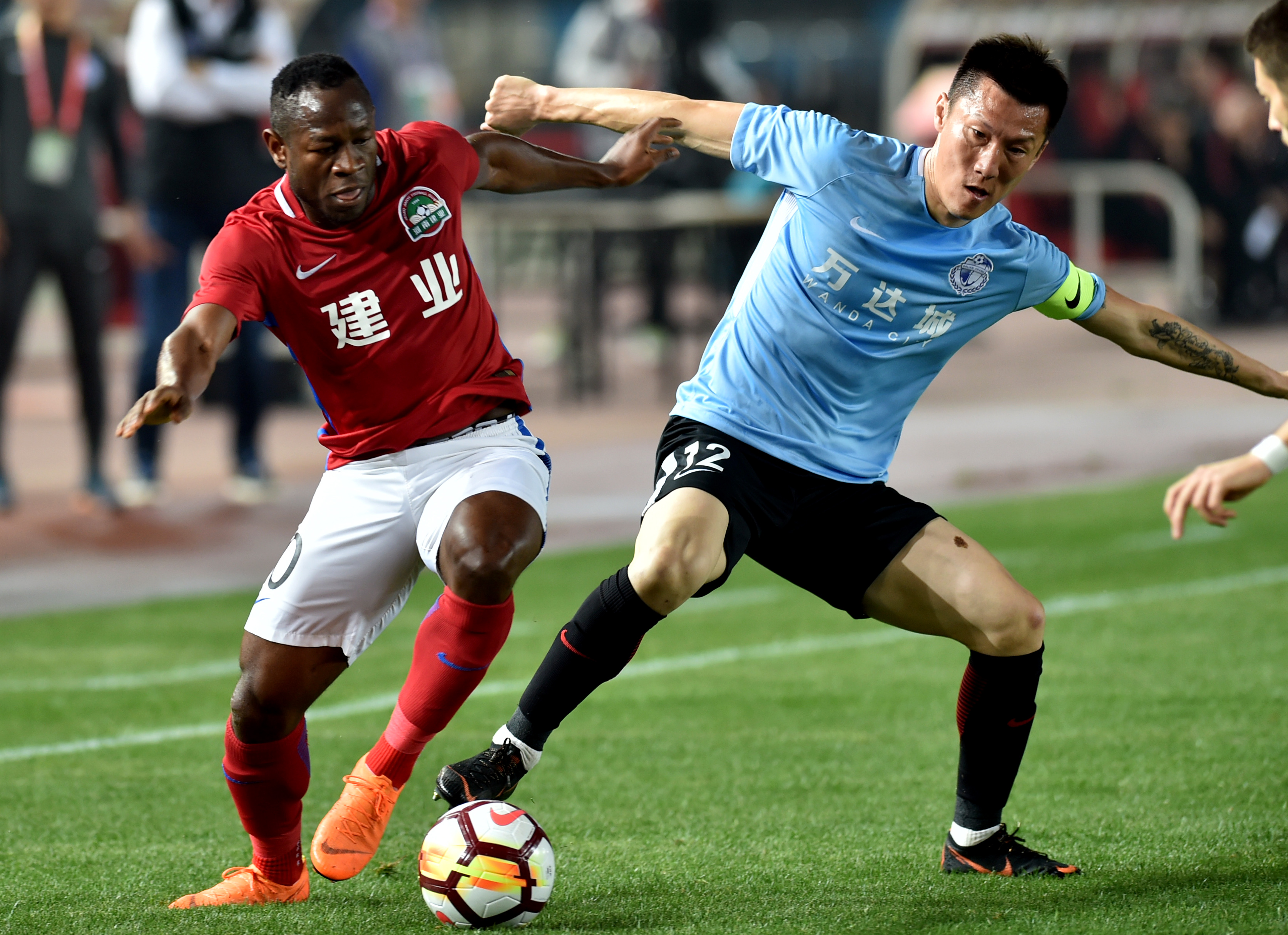 河南建业客场战平延边富德，保持不败