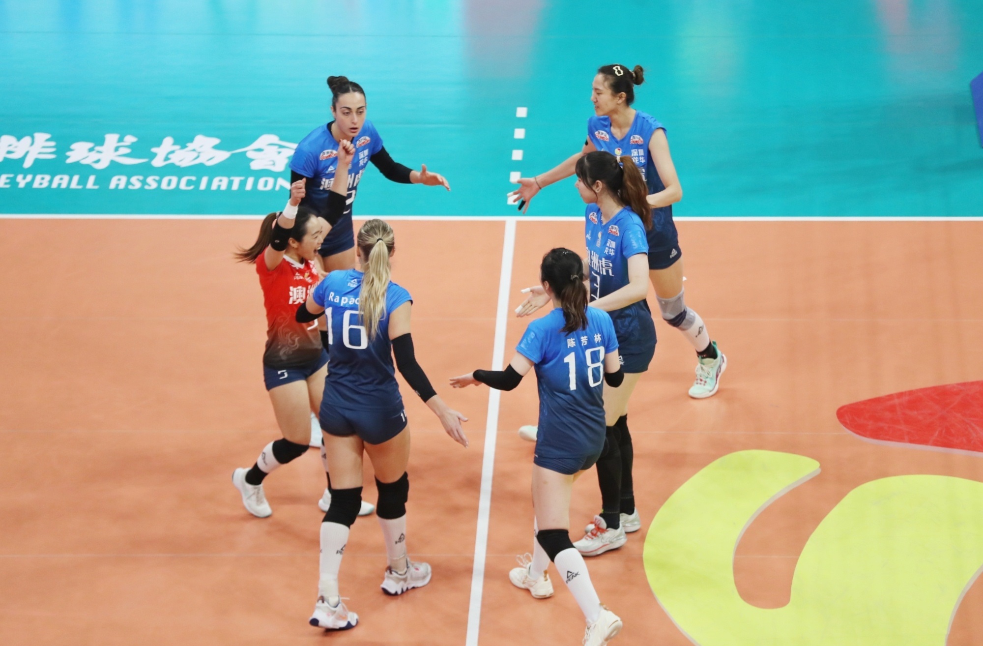 中国女排力克对手晋级八强赛