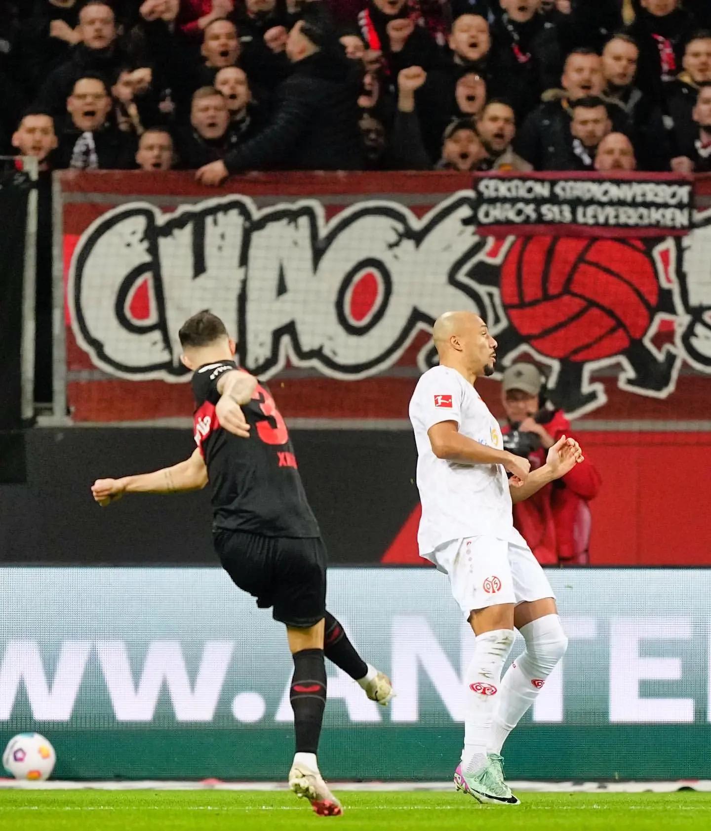 包含勒沃库森在主场逆转了美因茨，完成了胜利的词条