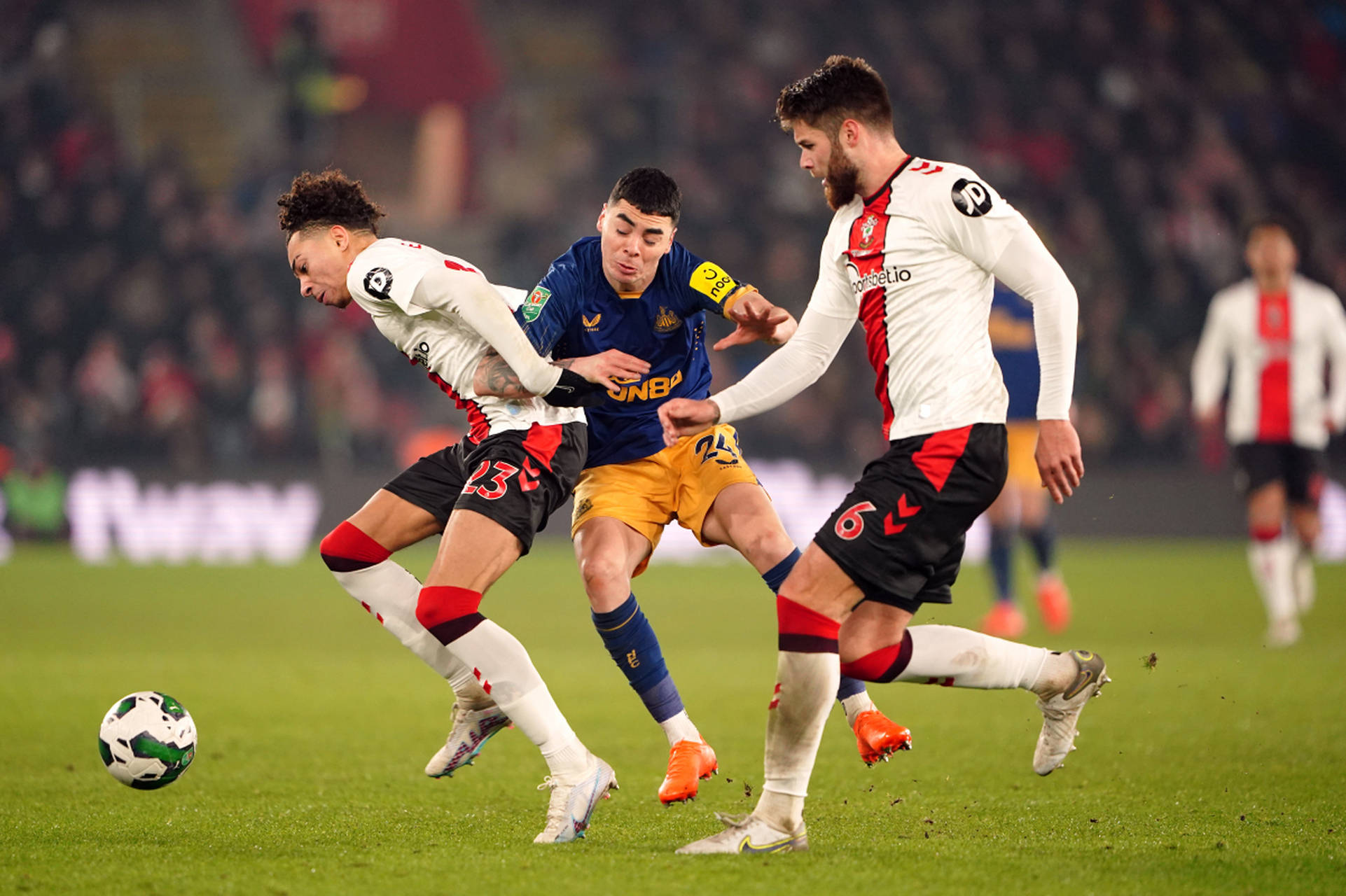 包含热刺拿下重要胜利，赛季态势有所好转的词条