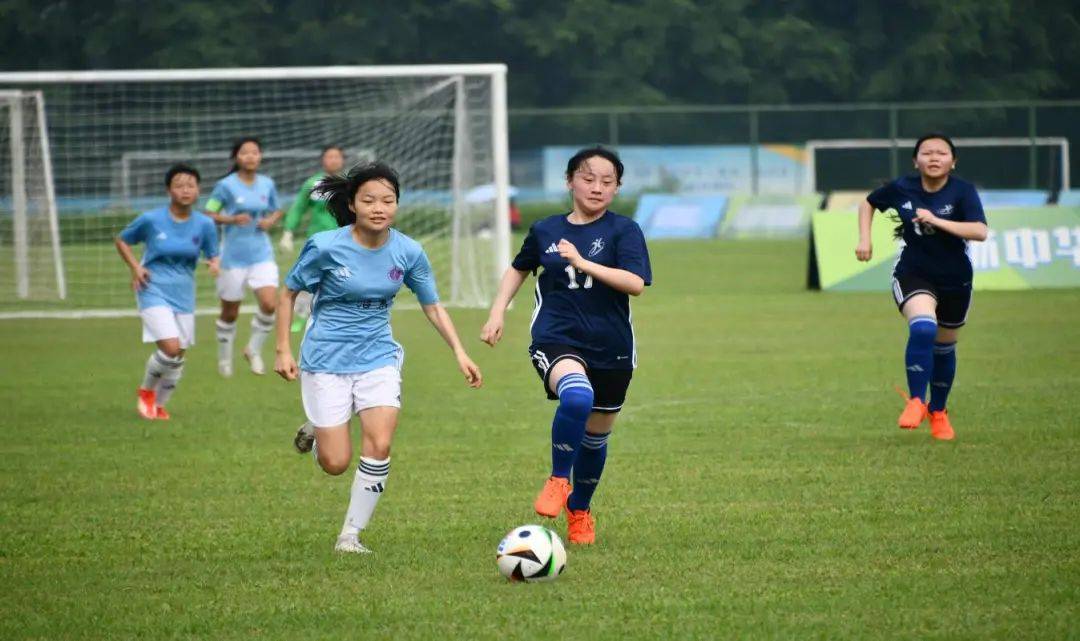 青少年女子足球赛事备受关注