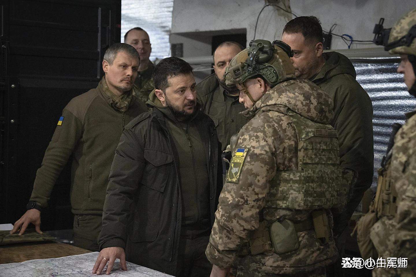 包含战术博弈激烈，比赛进入白热化阶段的词条