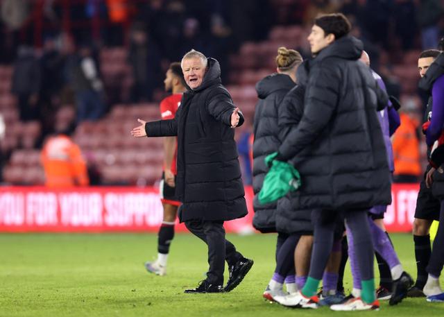 包含谢菲联主场惨遭击败，遭遇保级危机的词条