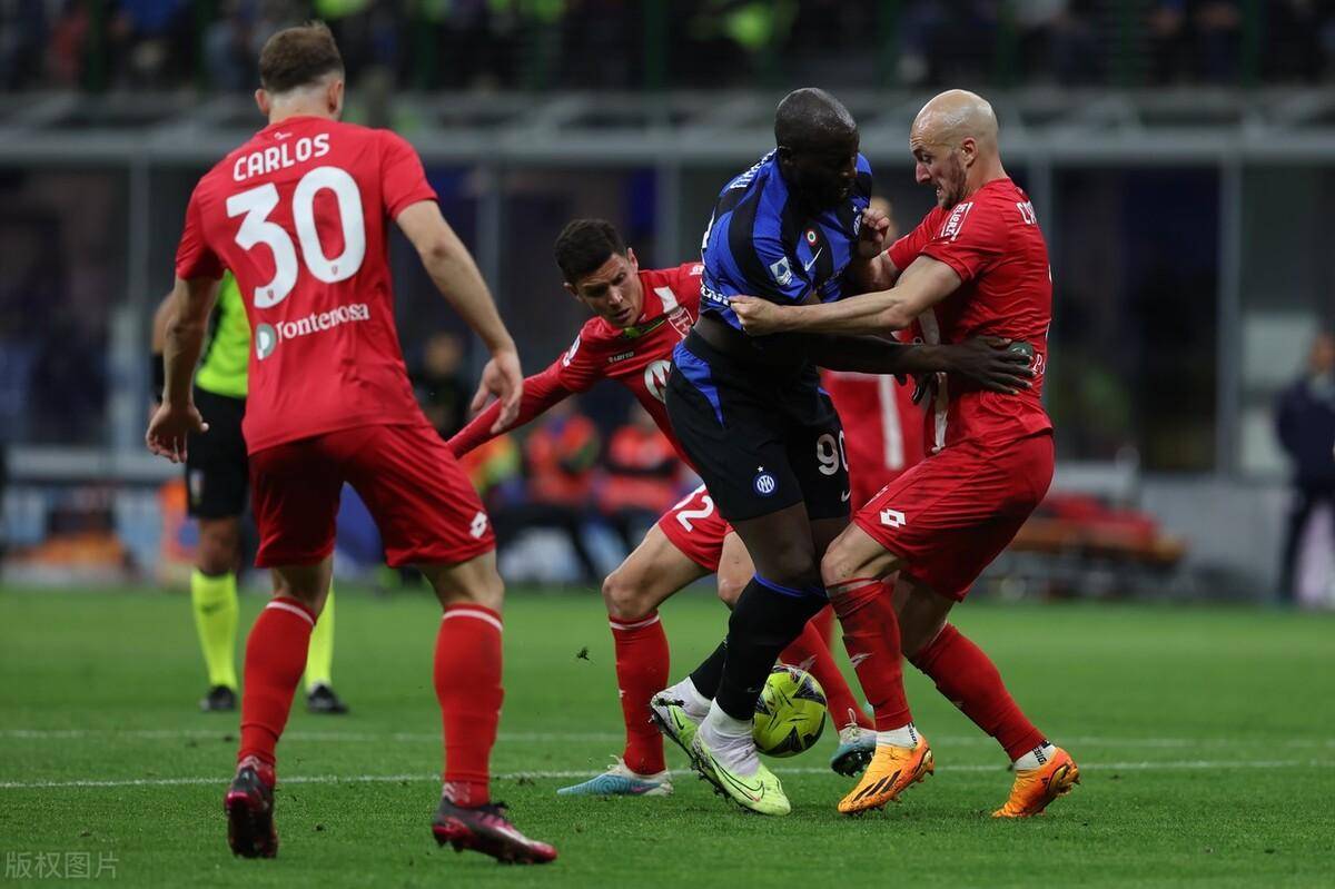 关于斯佩齐亚客场战平都灵，保级压力不减的信息