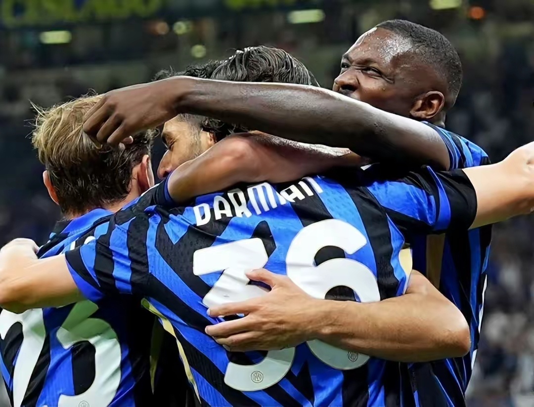 国际米兰新援亮相,球队士气大增的简单介绍 国际米兰新援亮相,球队士气大增的简单介绍