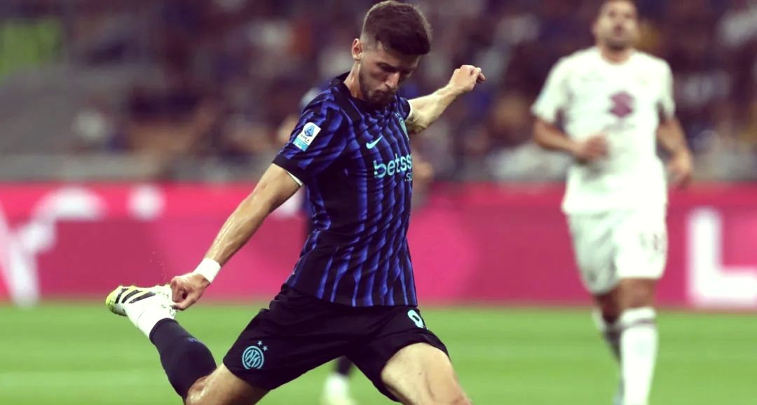 国际米兰新援亮相,球队士气大增的简单介绍 国际米兰新援亮相,球队士气大增的简单介绍