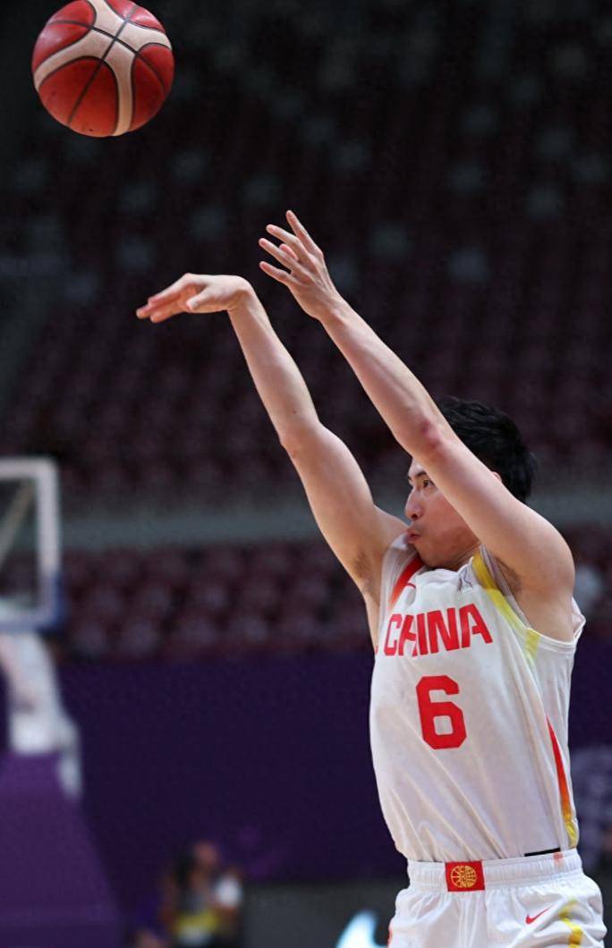 湖南男篮在比赛中表现出色，队员彼此信任！的简单介绍