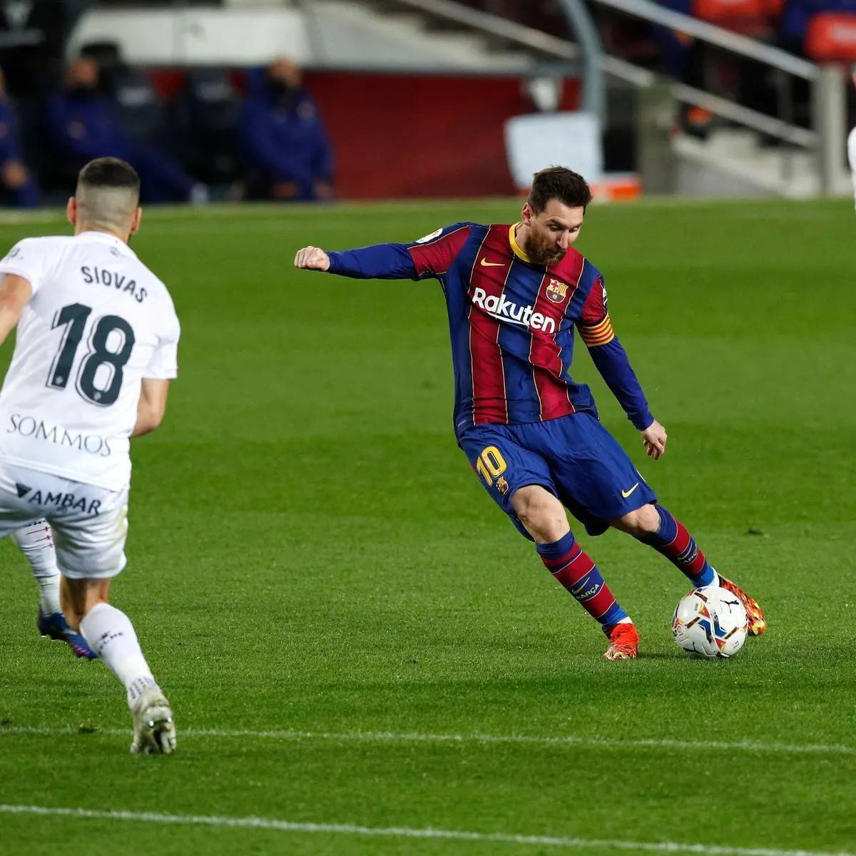 足球场上的精彩瞬间不容错过