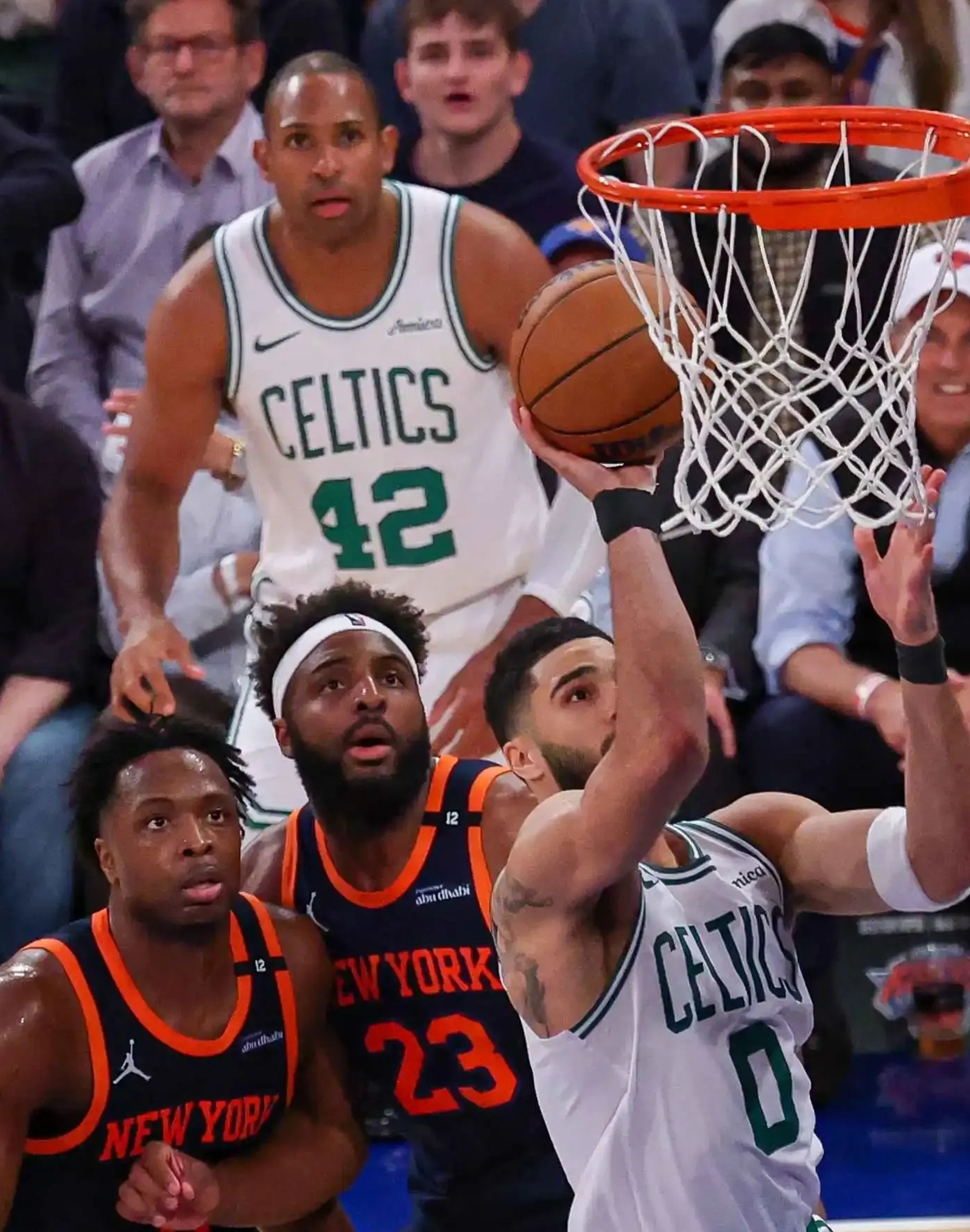 雄鹿横扫尼克斯晋级东部决赛