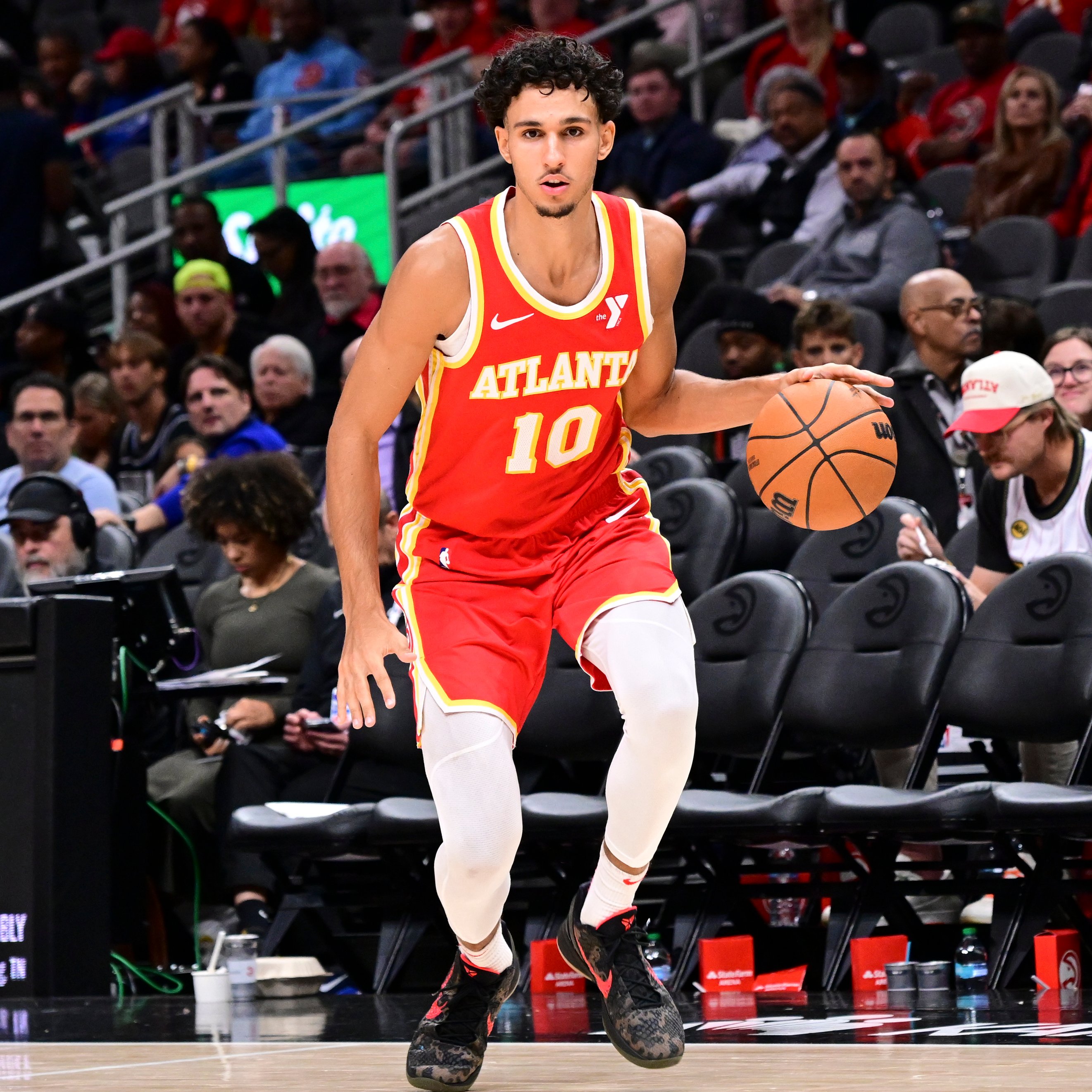 老鹰队新秀表现突出，成为球队未来希望