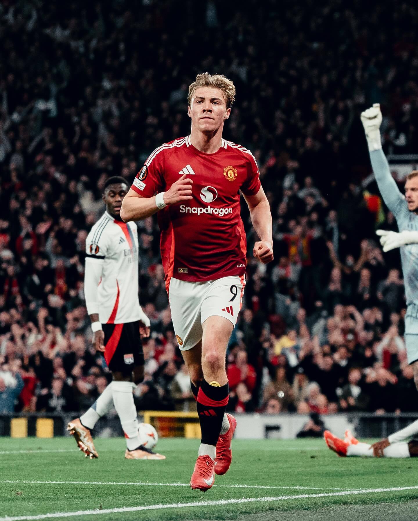 曼联再次陷入困境，欧战希望渺茫