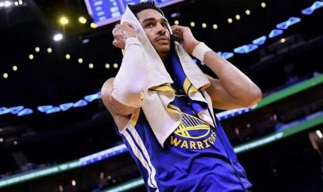 勇士队球员鲍曼出色发挥带领球队取胜 勇士队球员鲍曼出色发挥带领球队取胜